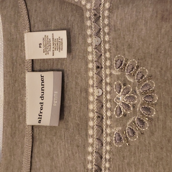 alfred dunner size ps gray square neck 3/4 sleeve pullover top with embroidery + - Picture 3 of 11
